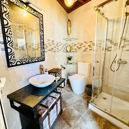 בית נופש Luxury קנדלריה